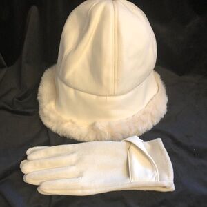 Women’s winter hat and gloves nwot